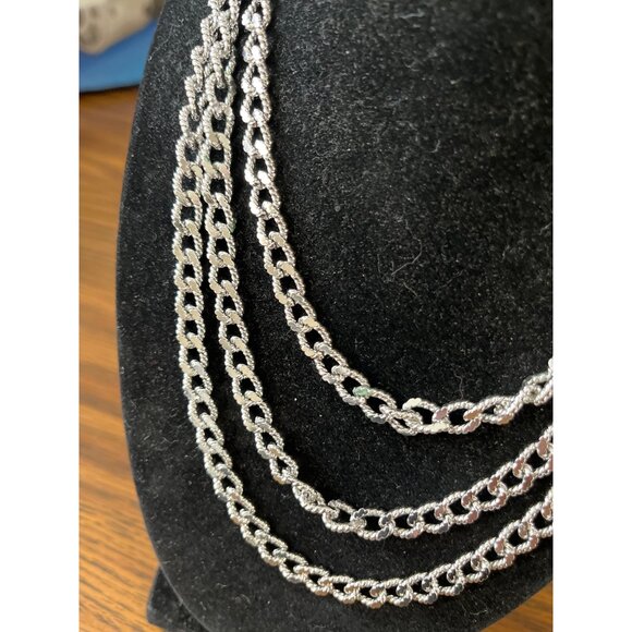 Monet vintage 26 inch silver tone chain - Picture 3 of 6